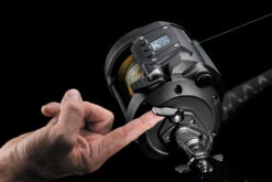 Daiwa Tanacom 1200 Power Assist Electric Dendoh Reel -Professional Fishing Store Tanacom1200 free spool lever
